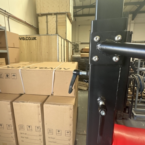 ADVG Adjustable Boxmaster/Sparmaster height adjustment handles on the upright