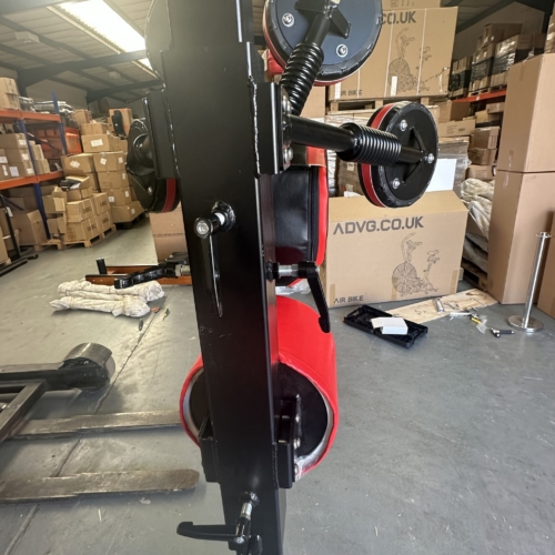 ADVG Adjustable Boxmaster/Sparmaster side view of the upright and spring arms