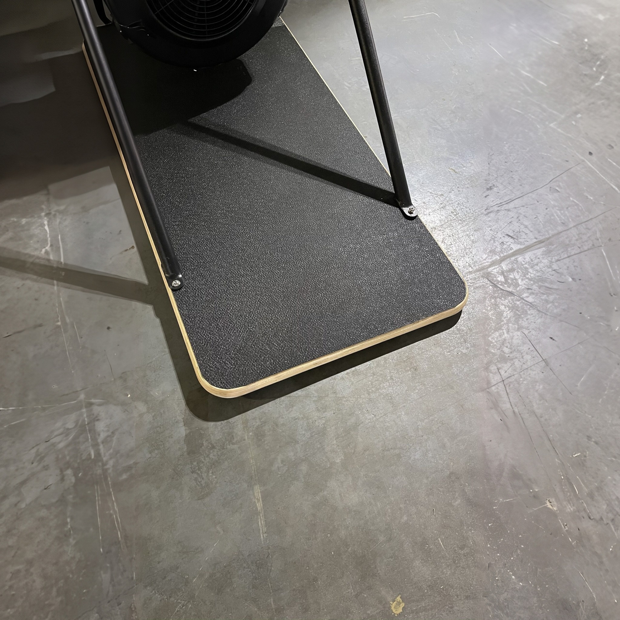 ADVG SkiErg BoxMaster/SparMaster Bundle, SkiErg floor stand close-up