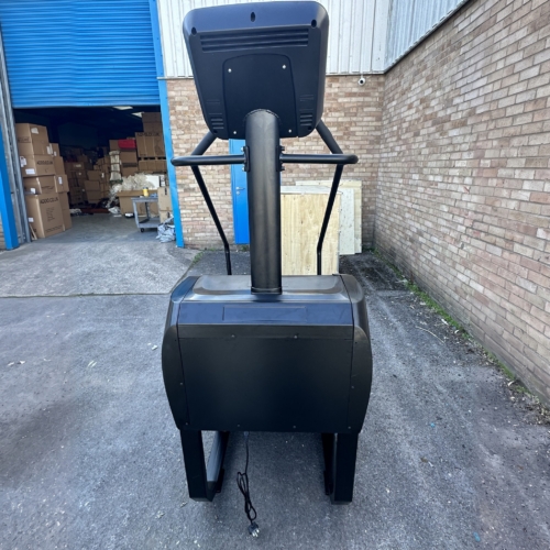 ADVG StepMaster 1.0 rear view outside the warehouse